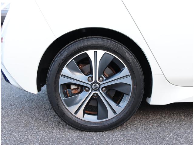 右リヤ２１５／５０Ｒ１７タイヤ＆純正アルミホイール！