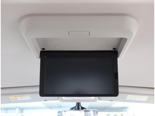 後席フリップダウンモニター！２列目・３列目の方も迫力ある映像が楽しめます！