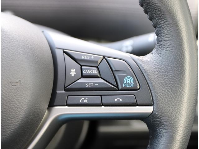 【プロパイロット】単調な“渋滞走行と長時間の“巡航走行。高速道路で負担を感じる二大シーンで、アクセル、ブレーキ、ステアリング操作をクルマがサポート！高速走行におけるドライバーの負担を軽減します！