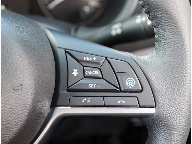 キックス Ｘ　ＦＯＵＲ　４ＷＤ　純正メモリーナビ／フルセグＴＶ　アラウンドビューモニター　ＳＯＳコール　オートブレーキホールド　インテリジェント・ルームミラー　ＬＥＤヘッドランプ＆フォグランプ　ハイビームアシスト（12枚目）