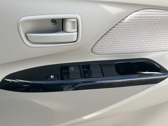 デイズ X ドライブレコーダー 全周囲カメラ 衝突被害軽減システム スマートキー アイドリングストップ 電動格納ミラー ベンチシート CVT 盗難防止システム ABS ESC CD アルミホイール 衝突安全ボディ(8枚目)