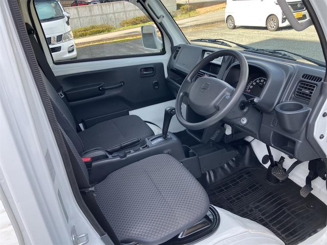 ＮＴ１００クリッパートラック ＧＸ　４ＷＤ　軽トラック　ＡＴ　キーレスエントリー　エアコン　パワーウィンドウ　運転席エアバッグ　助手席エアバッグ　ＣＤ（11枚目）