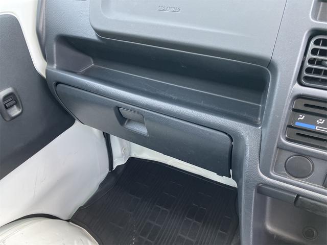 ＮＴ１００クリッパートラック ＧＸ　４ＷＤ　軽トラック　ＡＴ　キーレスエントリー　エアコン　パワーウィンドウ　運転席エアバッグ　助手席エアバッグ　ＣＤ（17枚目）