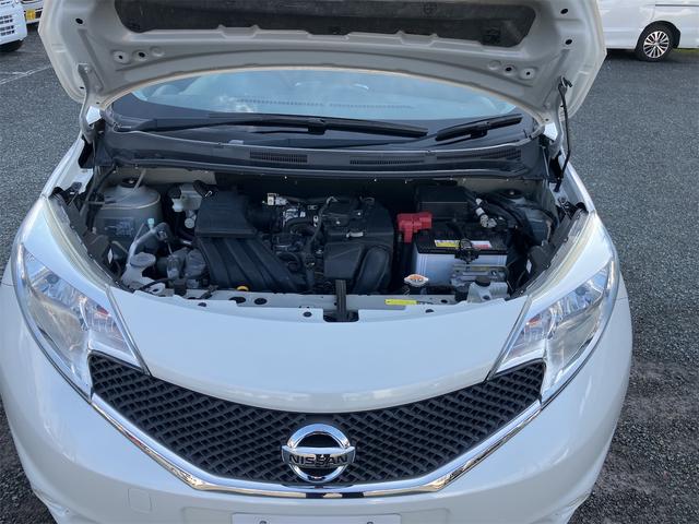 ノート Ｘ　ナビ　レーンアシスト　衝突被害軽減システム　オートライト　スマートキー　アイドリングストップ　電動格納ミラー　ＣＶＴ　盗難防止システム　衝突安全ボディ　ＡＢＳ　ＥＳＣ　エアコン　パワーステアリング（19枚目）