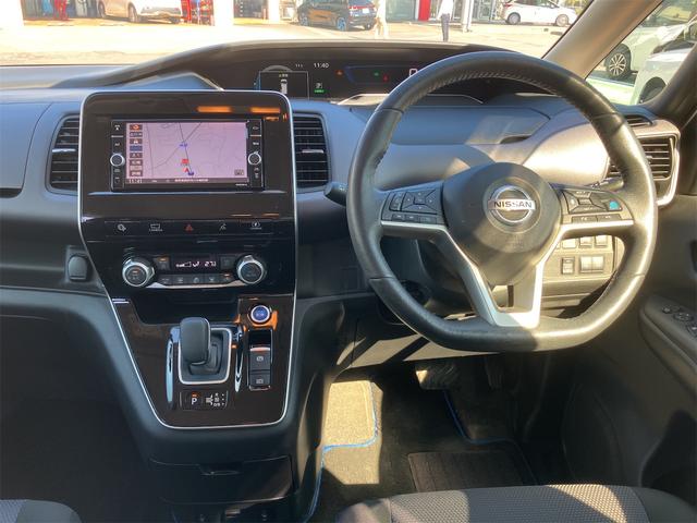 セレナ ｅ－パワー　ＸＶ　ＥＴＣ　全周囲カメラ　ナビ　オートクルーズコントロール　衝突被害軽減システム　両側電動スライドドア　オートライト　スマートキー　アイドリングストップ　電動格納ミラー　３列シート　ＣＶＴ　アルミホイール（3枚目）