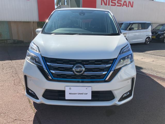 セレナ ｅ－パワー　ＸＶ　ＥＴＣ　全周囲カメラ　ナビ　オートクルーズコントロール　衝突被害軽減システム　両側電動スライドドア　オートライト　スマートキー　アイドリングストップ　電動格納ミラー　３列シート　ＣＶＴ　アルミホイール（11枚目）