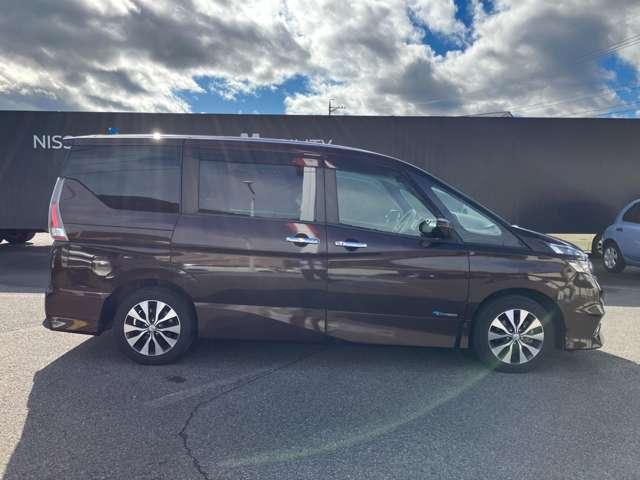 セレナ 2.0 ハイウェイスター 寒冷地 スマートキー&プッシュスタート メモリーナビゲーション 1オーナー LED キーレス 禁煙 ナビTV 点検記録簿 ETC車載器 ダブルエアバック ワンセグテレビ アルミホイル ABS エアコン(5枚目)