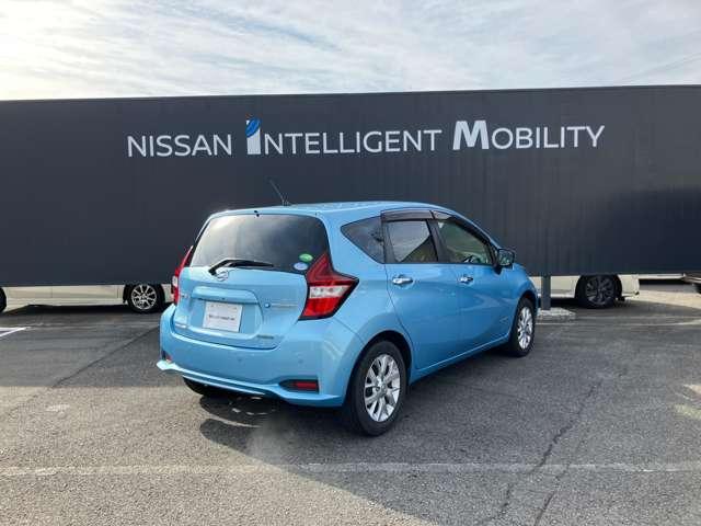 ノート １．２　ｅ－ＰＯＷＥＲ　メダリスト　被害軽減ブレーキ　ＴＶナビ　禁煙　バックモニター　インテリキー　アイドリングストップ　盗難防止装置　ＬＥＤランプ　車線逸脱警報システム　ワンオーナー　キーフリー　アルミホイール　ＥＴＣ　オートエアコン（2枚目）