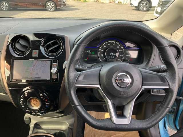 ノート １．２　ｅ－ＰＯＷＥＲ　メダリスト　被害軽減ブレーキ　ＴＶナビ　禁煙　バックモニター　インテリキー　アイドリングストップ　盗難防止装置　ＬＥＤランプ　車線逸脱警報システム　ワンオーナー　キーフリー　アルミホイール　ＥＴＣ　オートエアコン（3枚目）