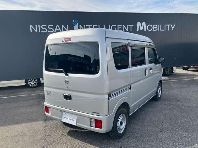 ＮＶ１００クリッパーバン ６６０　ＤＸ　ハイルーフ　４ＷＤ　禁煙車両　助手席エアバック　パートタイム４ＷＤ　キーレスキー　ＥＴＣ付き　ワンセグＴＶ　パワーウィンドー　メモリーナビ　ワンオーナー　ナビ・テレビ　パワステ付き　運転席エアバック　エアコン　ＡＢＳ付き（2枚目）