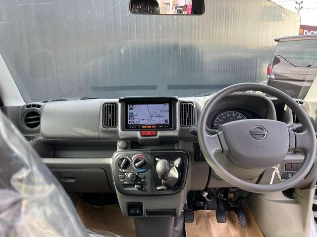 ＮＶ１００クリッパーバン ６６０　ＤＸ　ハイルーフ　４ＷＤ　禁煙車両　助手席エアバック　パートタイム４ＷＤ　キーレスキー　ＥＴＣ付き　ワンセグＴＶ　パワーウィンドー　メモリーナビ　ワンオーナー　ナビ・テレビ　パワステ付き　運転席エアバック　エアコン　ＡＢＳ付き（3枚目）