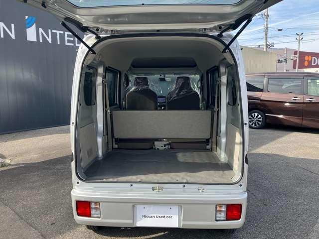 ＮＶ１００クリッパーバン ６６０　ＤＸ　ハイルーフ　４ＷＤ　禁煙車両　助手席エアバック　パートタイム４ＷＤ　キーレスキー　ＥＴＣ付き　ワンセグＴＶ　パワーウィンドー　メモリーナビ　ワンオーナー　ナビ・テレビ　パワステ付き　運転席エアバック　エアコン　ＡＢＳ付き（8枚目）