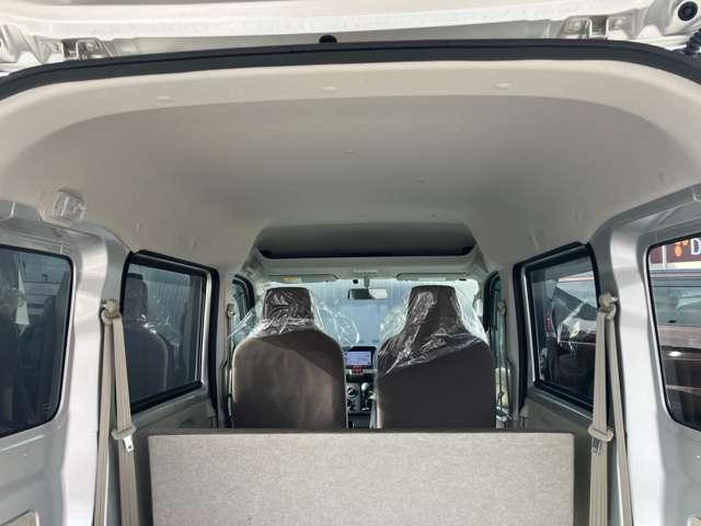 ＮＶ１００クリッパーバン ６６０　ＤＸ　ハイルーフ　４ＷＤ　禁煙車両　助手席エアバック　パートタイム４ＷＤ　キーレスキー　ＥＴＣ付き　ワンセグＴＶ　パワーウィンドー　メモリーナビ　ワンオーナー　ナビ・テレビ　パワステ付き　運転席エアバック　エアコン　ＡＢＳ付き（9枚目）