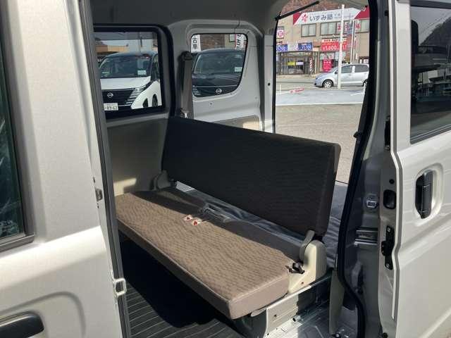 ＮＶ１００クリッパーバン ６６０　ＤＸ　ハイルーフ　４ＷＤ　禁煙車両　助手席エアバック　パートタイム４ＷＤ　キーレスキー　ＥＴＣ付き　ワンセグＴＶ　パワーウィンドー　メモリーナビ　ワンオーナー　ナビ・テレビ　パワステ付き　運転席エアバック　エアコン　ＡＢＳ付き（10枚目）