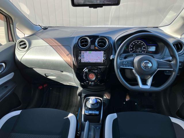 毎回座るフロントシート。運転席は必ず使用する部分ですので、座り心地が重要です！