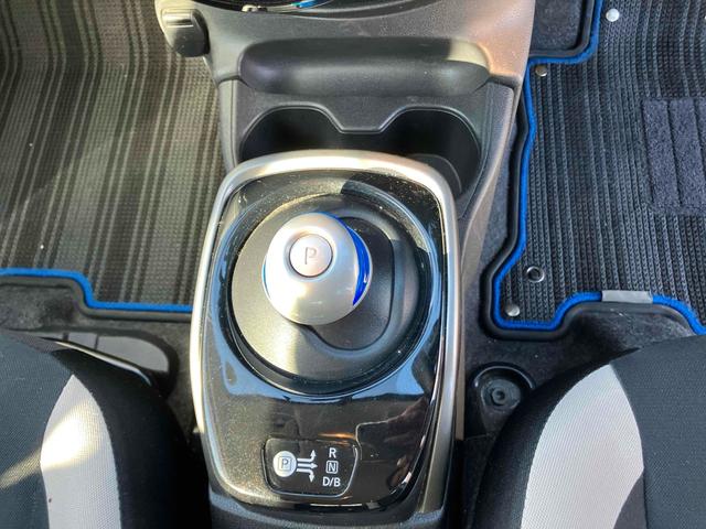 発進時や後退時に必ず操作するレバーです。操作のしやすさが肝になってきます。ぜひ一度体感してください。
