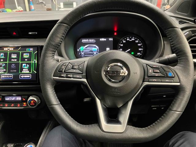 キックス Ｘ　ＥＴＣ　全周囲カメラ　ナビ　ＴＶ　クリアランスソナー　衝突被害軽減システム　オートライト　ＬＥＤヘッドランプ　ヘッドライトウォッシャー　スマートキー　電動格納ミラー　シートヒーター　ＣＶＴ（3枚目）