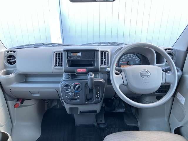 ＮＶ１００クリッパーバン ６６０　ＤＸ　助手席エアバック　パートタイム４ＷＤ　キーレスキー　パワステ付き　運転席エアバック　エアコン　ＡＢＳ付き　インテリジェントエマージェンシーブレーキ（3枚目）