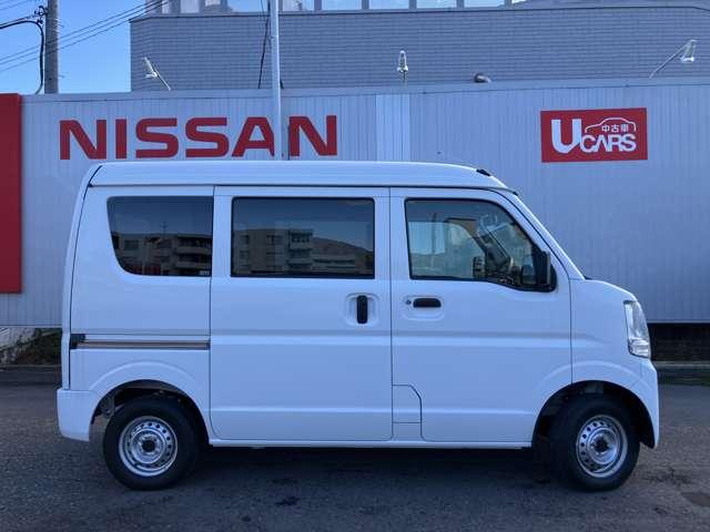 ＮＶ１００クリッパーバン ６６０　ＤＸ　助手席エアバック　パートタイム４ＷＤ　キーレスキー　パワステ付き　運転席エアバック　エアコン　ＡＢＳ付き　インテリジェントエマージェンシーブレーキ（6枚目）