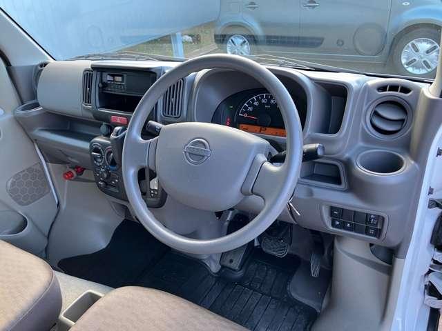 ＮＶ１００クリッパーバン ６６０　ＤＸ　助手席エアバック　パートタイム４ＷＤ　キーレスキー　パワステ付き　運転席エアバック　エアコン　ＡＢＳ付き　インテリジェントエマージェンシーブレーキ（8枚目）