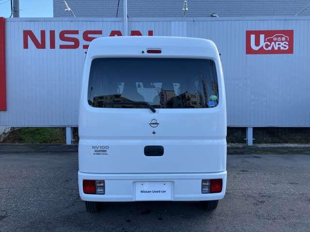 ＮＶ１００クリッパーバン ６６０　ＤＸ　助手席エアバック　パートタイム４ＷＤ　キーレスキー　パワステ付き　運転席エアバック　エアコン　ＡＢＳ付き　インテリジェントエマージェンシーブレーキ（16枚目）