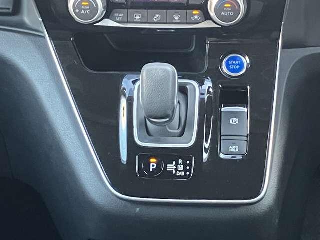 セレナ 1.2 e-POWER ハイウェイスター V 360°カメラ エマジェンシーブレーキ スマキー バックカメラ LED レーンアシスト ETC ドラレコ サイドカーテンエアバック フルオートエアコン アルミホイール エアバック メモリーナビ ABS(17枚目)