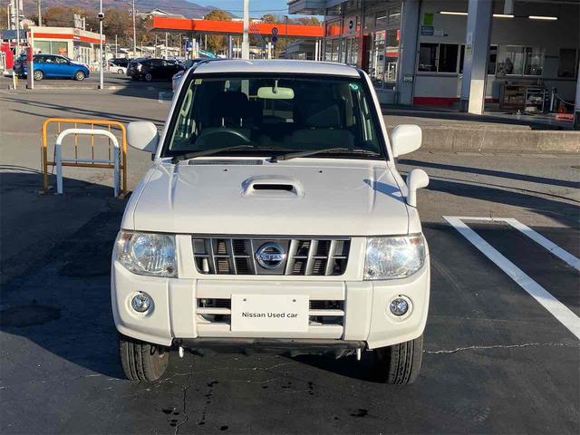 キックス ＲＸ　４ＷＤ　キーレスエントリー　電動格納ミラー　シートヒーター　ＡＴ　盗難防止システム　ＡＢＳ　アルミホイール　衝突安全ボディ　エアコン　パワーステアリング　パワーウィンドウ（11枚目）