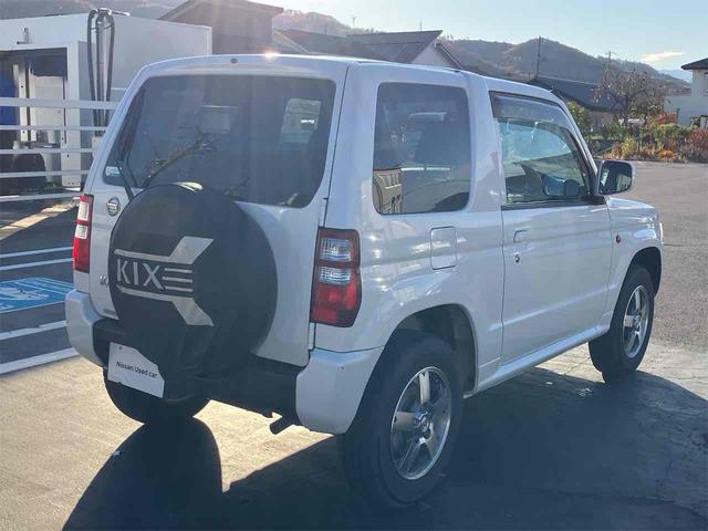 キックス ＲＸ　４ＷＤ　キーレスエントリー　電動格納ミラー　シートヒーター　ＡＴ　盗難防止システム　ＡＢＳ　アルミホイール　衝突安全ボディ　エアコン　パワーステアリング　パワーウィンドウ（14枚目）