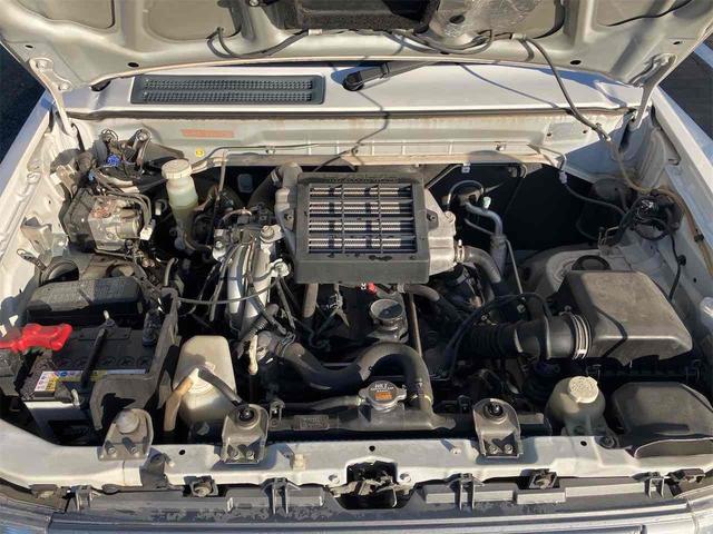 キックス ＲＸ　４ＷＤ　キーレスエントリー　電動格納ミラー　シートヒーター　ＡＴ　盗難防止システム　ＡＢＳ　アルミホイール　衝突安全ボディ　エアコン　パワーステアリング　パワーウィンドウ（19枚目）