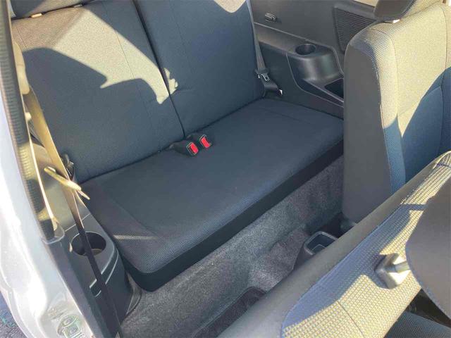 キックス ＲＸ　４ＷＤ　キーレスエントリー　電動格納ミラー　シートヒーター　ＡＴ　盗難防止システム　ＡＢＳ　アルミホイール　衝突安全ボディ　エアコン　パワーステアリング　パワーウィンドウ（21枚目）