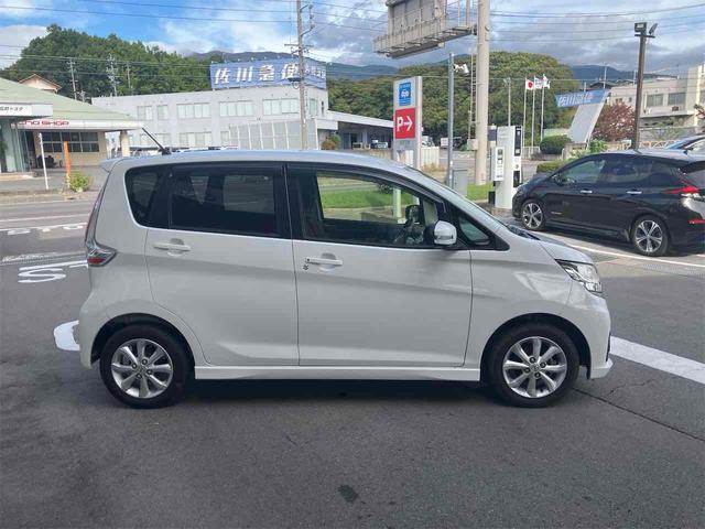 デイズ ハイウェイスター　Ｘ　全周囲カメラ　ナビ　ＴＶ　レーンアシスト　衝突被害軽減システム　オートマチックハイビーム　オートライト　ＨＩＤ　スマートキー　アイドリングストップ　電動格納ミラー　ベンチシート　ＣＶＴ（14枚目）