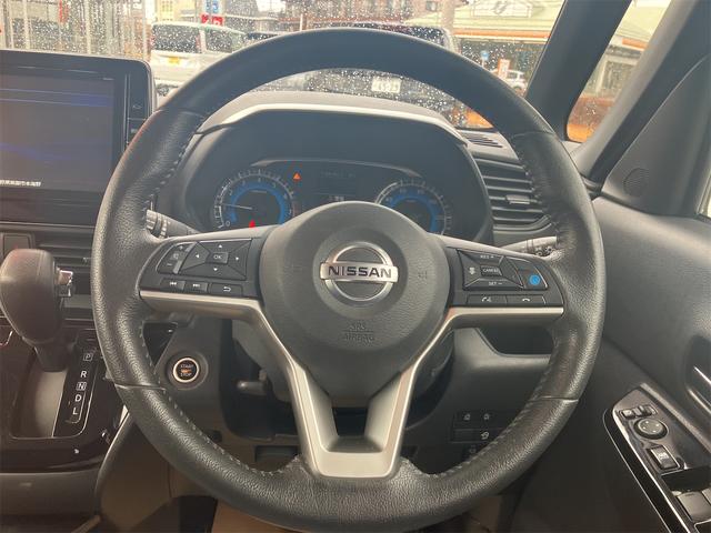 �y�S���ʌ^���j�^�[�z�N���}����󂩂猩���낵�Ă��邩�̂悤�ɁA�����I�Ɏ��͂̏󋵂�c���ł���S���ʌ^���j�^�[�B�����ꏊ�ł̒��Ԃł����͂��f���Ŋm�F�ł��܂��B