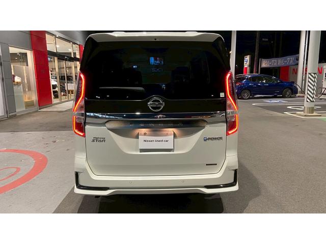 セレナ ｅ－パワー　ハイウェイスターＶ　アラウンドビューモニター（3枚目）