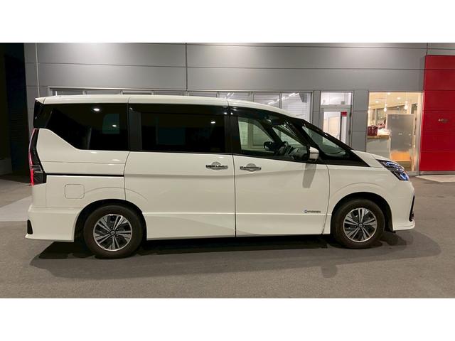 セレナ ｅ－パワー　ハイウェイスターＶ　アラウンドビューモニター（4枚目）