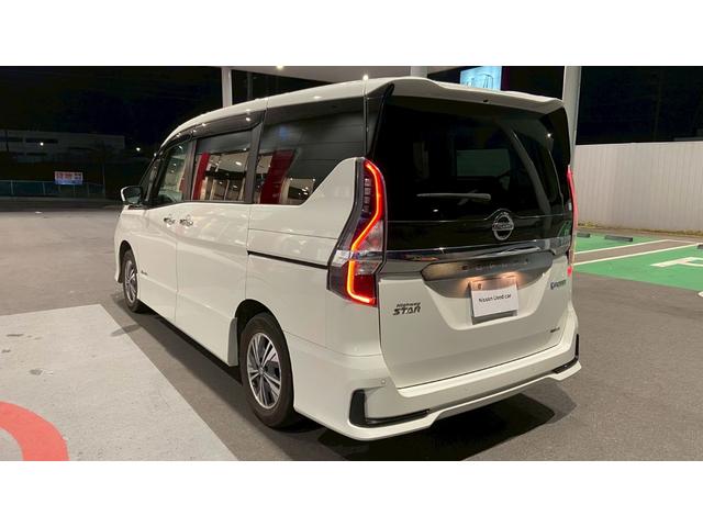 セレナ ｅ－パワー　ハイウェイスターＶ　アラウンドビューモニター（9枚目）