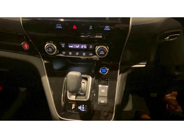 セレナ ｅ－パワー　ハイウェイスターＶ　アラウンドビューモニター（11枚目）