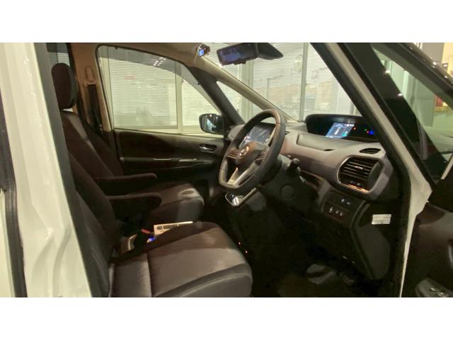 セレナ ｅ－パワー　ハイウェイスターＶ　アラウンドビューモニター（13枚目）