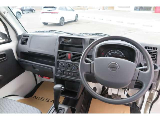 NT100クリッパートラック DX セーフティパッケージ 4WD 軽トラック 三方開 AT 衝突被害軽減システム レーンアシスト ESC エアコン 運転席エアバッグ 助手席エアバッグ(6枚目)