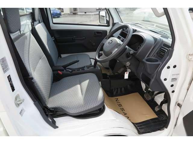 NT100クリッパートラック DX セーフティパッケージ 4WD 軽トラック 三方開 AT 衝突被害軽減システム レーンアシスト ESC エアコン 運転席エアバッグ 助手席エアバッグ(8枚目)