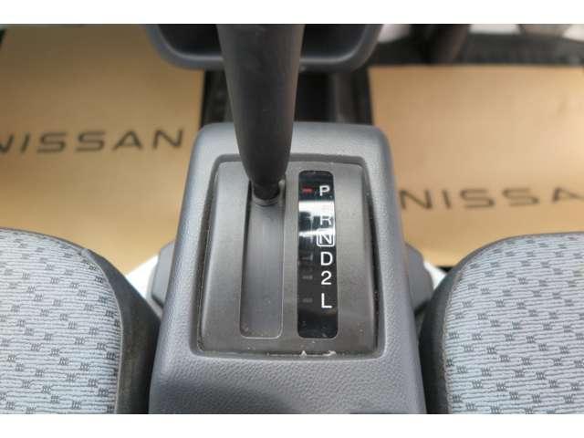 NT100クリッパートラック DX セーフティパッケージ 4WD 軽トラック 三方開 AT 衝突被害軽減システム レーンアシスト ESC エアコン 運転席エアバッグ 助手席エアバッグ(11枚目)