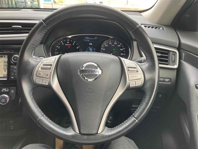 エクストレイル ２０Ｘ　ハイブリッド　エマージェンシーブレーキＰ　４ＷＤ　ドライブレコーダー　ＥＴＣ　全周囲カメラ　クリアランスソナー　オートクルーズコントロール　衝突被害軽減システム　ナビ　オートライト　ＬＥＤヘッドランプ　アルミホイール　スマートキー（3枚目）