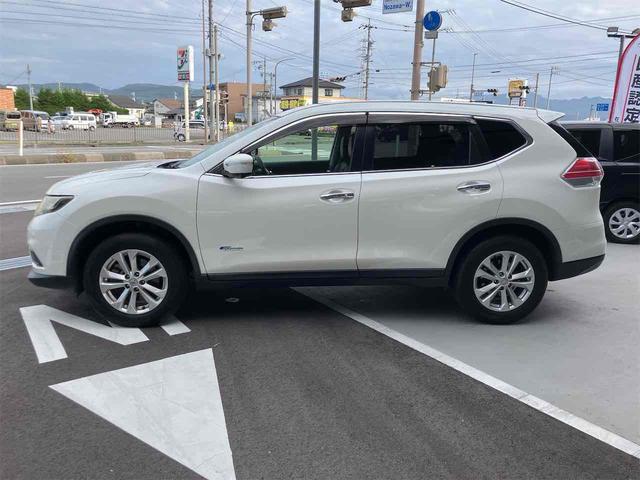 エクストレイル ２０Ｘ　ハイブリッド　エマージェンシーブレーキＰ　４ＷＤ　ドライブレコーダー　ＥＴＣ　全周囲カメラ　クリアランスソナー　オートクルーズコントロール　衝突被害軽減システム　ナビ　オートライト　ＬＥＤヘッドランプ　アルミホイール　スマートキー（16枚目）