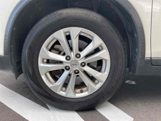 エクストレイル ２０Ｘ　ハイブリッド　エマージェンシーブレーキＰ　４ＷＤ　ドライブレコーダー　ＥＴＣ　全周囲カメラ　クリアランスソナー　オートクルーズコントロール　衝突被害軽減システム　ナビ　オートライト　ＬＥＤヘッドランプ　アルミホイール　スマートキー（20枚目）