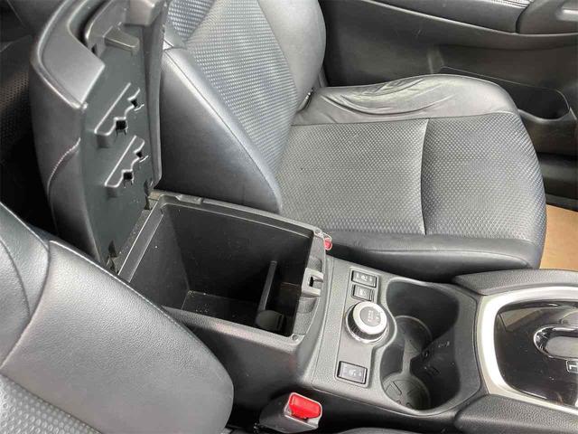 エクストレイル ２０Ｘ　ハイブリッド　エマージェンシーブレーキＰ　４ＷＤ　ドライブレコーダー　ＥＴＣ　全周囲カメラ　クリアランスソナー　オートクルーズコントロール　衝突被害軽減システム　ナビ　オートライト　ＬＥＤヘッドランプ　アルミホイール　スマートキー（27枚目）