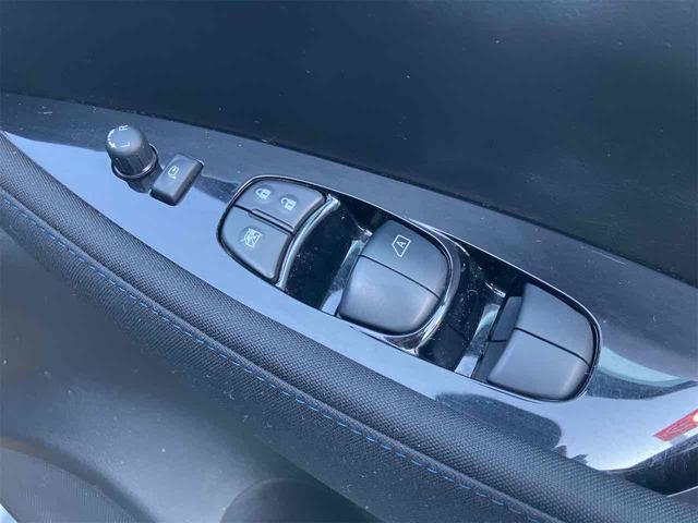 リーフ Ｇ　ＥＴＣ　全周囲カメラ　ナビ　ＴＶ　クリアランスソナー　オートクルーズコントロール　レーンアシスト　自動駐車システム　衝突被害軽減システム　アルミホイール　オートライト　ＬＥＤヘッドランプ　スマートキー（11枚目）