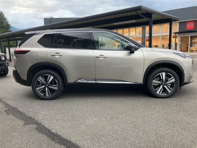 エクストレイル Ｇ　ｅ－４ＯＲＣＥ　４ＷＤ　全周囲カメラ　クリアランスソナー　レーンアシスト　パワーシート　自動駐車システム　衝突被害軽減システム　ナビ　オートマチックハイビーム　オートライト　ＬＥＤヘッドランプ　電動リアゲート（14枚目）