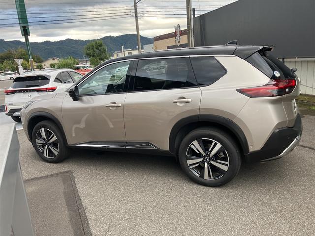 エクストレイル Ｇ　ｅ－４ＯＲＣＥ　４ＷＤ　全周囲カメラ　クリアランスソナー　レーンアシスト　パワーシート　自動駐車システム　衝突被害軽減システム　ナビ　オートマチックハイビーム　オートライト　ＬＥＤヘッドランプ　電動リアゲート（15枚目）