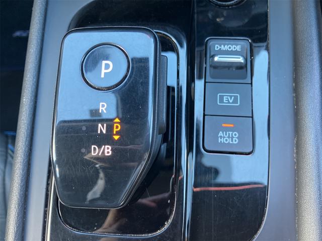 ノート オーテック　クロスオーバー　ＦＯＵＲ　４ＷＤ　全周囲カメラ　ナビ　ＴＶ　クリアランスソナー　オートクルーズコントロール　衝突被害軽減システム　アルミホイール　ＬＥＤヘッドランプ　スマートキー　電動格納ミラー　シートヒーター　ＣＶＴ（8枚目）