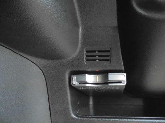 N-BOXスラッシュ 660 X ターボパッケージ 4WD 衝突被害軽減ブレーキ 禁煙車 リアカメラ アルミホイール オートクルーズコントロール エアバッグ ABS 4WD キーフリー フルオートエアコン ETC車載器 TVナビ(7枚目)