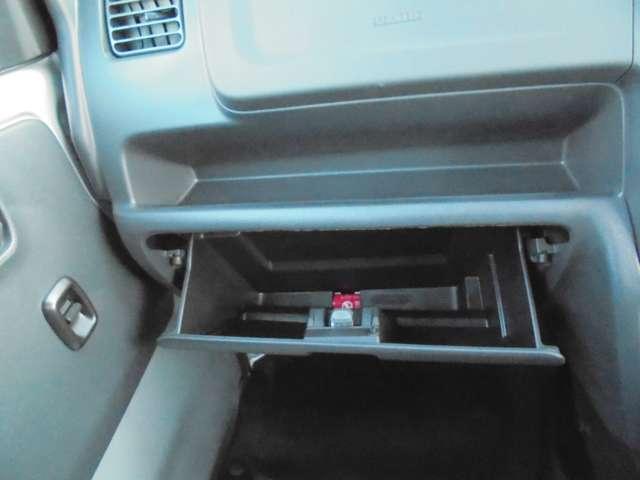 NT100クリッパートラック 660 DX セーフティパッケージ 4WD インテリジェントエマージェンシーブレーキ パワーウィンドウ キーレスエントリー 禁煙車 助手席エアバッグ 切替式4WD 車線逸脱警報 エアバッグ エアコン ABS パワーステアリング(18枚目)